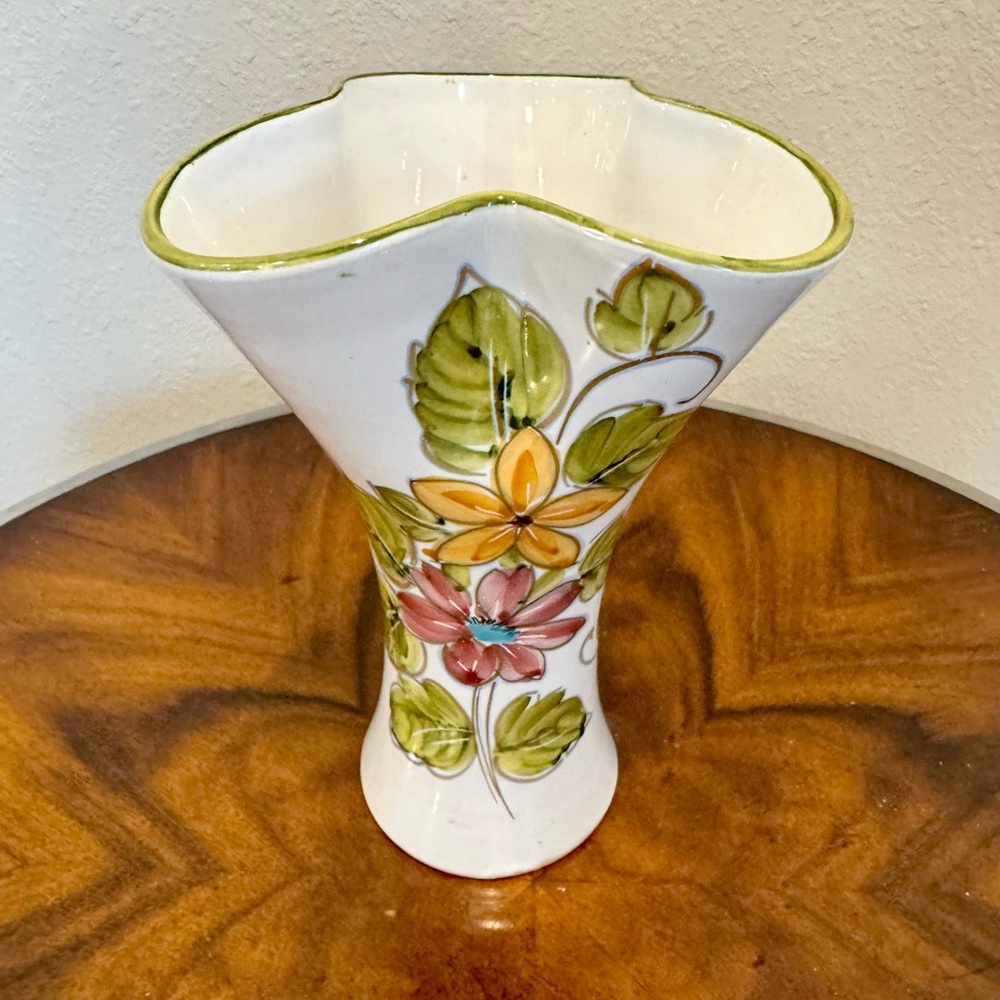 Italian Glazed Terracotta Hand Painted Signed Floral Vase 8 1/4 Inches - Picture 10 of 12